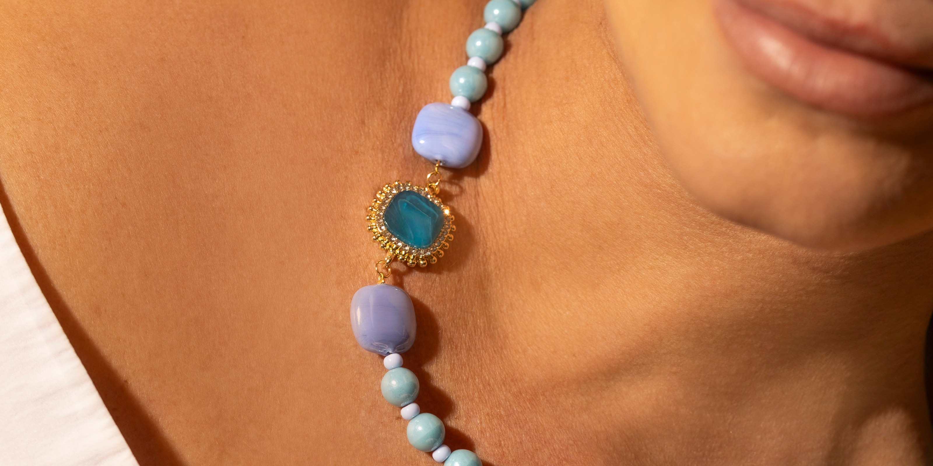Murano glass jewelry handcrafted in Venice Italy – Bloom Collection necklace and earrings in green and natural tones