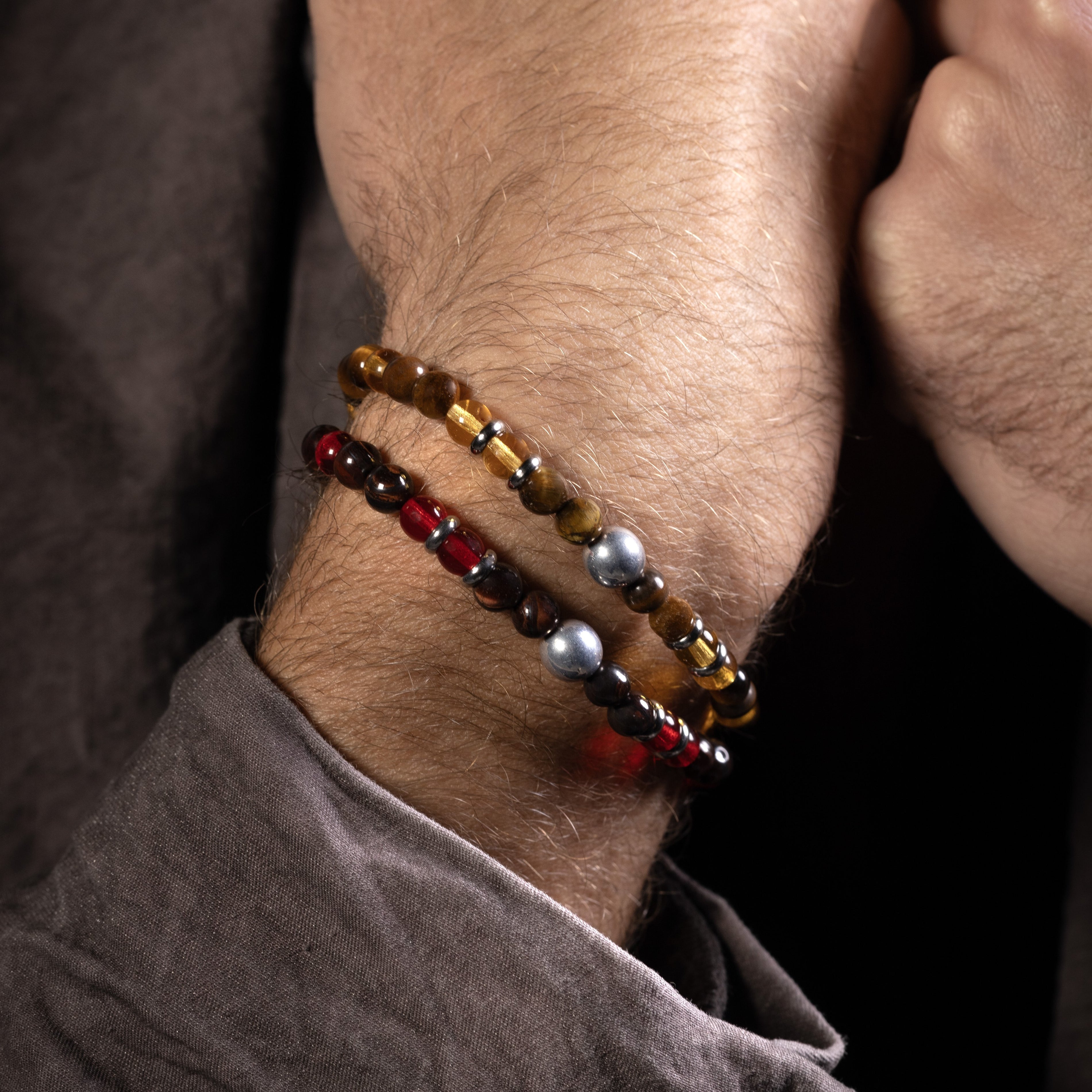 Husk Collection men’s bracelet with tiger eye, jasper, labradorite and stainless steel, rhodium finish, adjustable length.