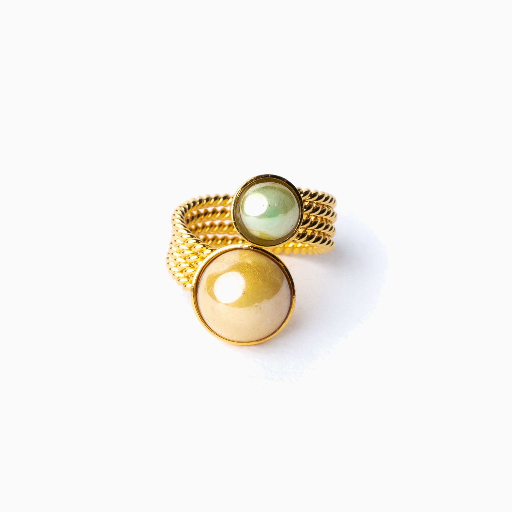 Drop contraries ring, Murano glass with 18KT gold finish over brass, Made in Italy — detail of the band.