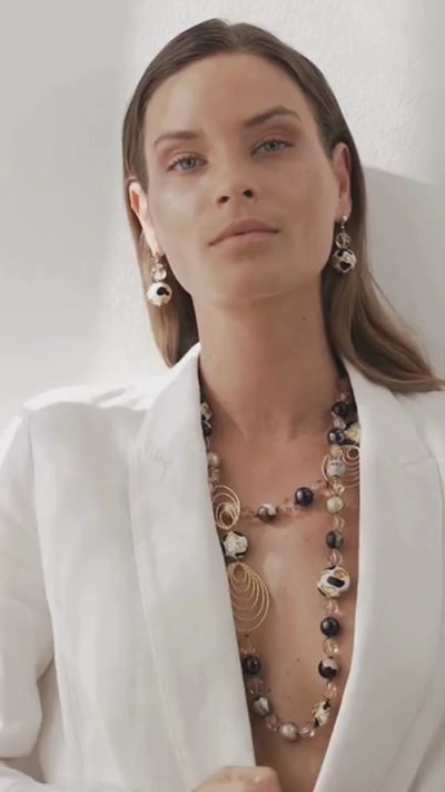 Video for the collection Aura